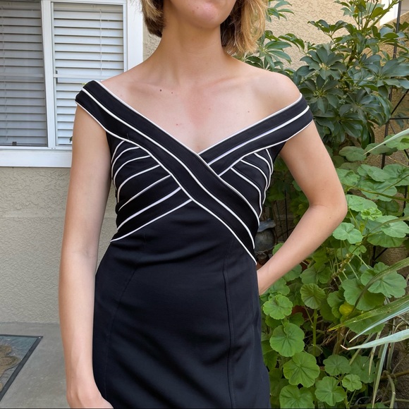 Vintage black/silver Tadashi maxi dress with deep slit in front - Picture 6 of 9